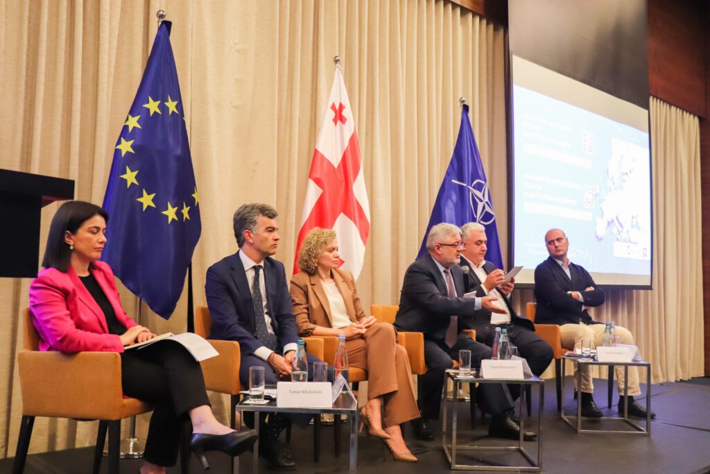 1 პანელი