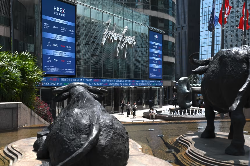 Stock prices in the Asia-Pacific region fell amid the US-China tariff war